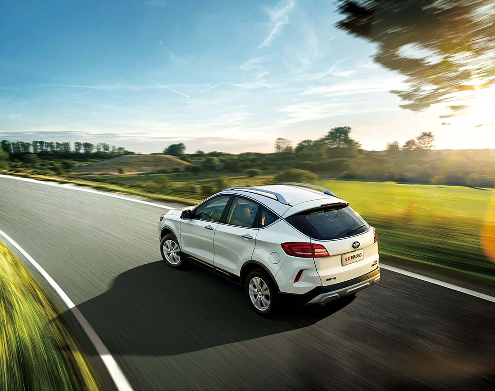 /img/cars/1637050882-exterior_faw_Besturn_X80_New_3.jpg