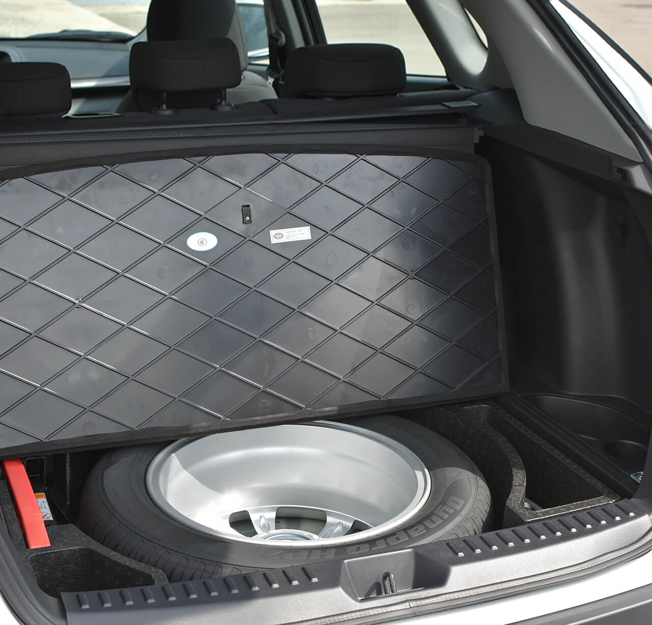 /img/cars/1637050883-interior_faw_Besturn_X80_New_14.jpg
