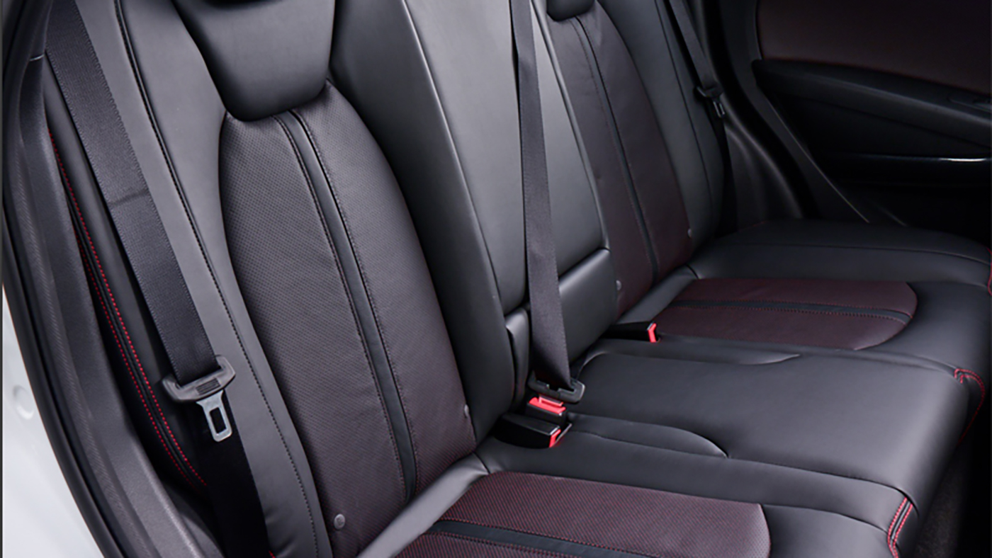 /img/cars/1637050884-interior_faw_Besturn_X80_New_8.jpg