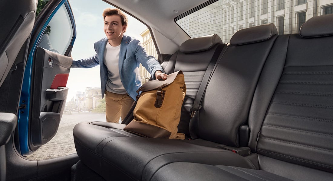 /img/cars/1637051464-interior_hyundai_Solaris_New_3.jpg