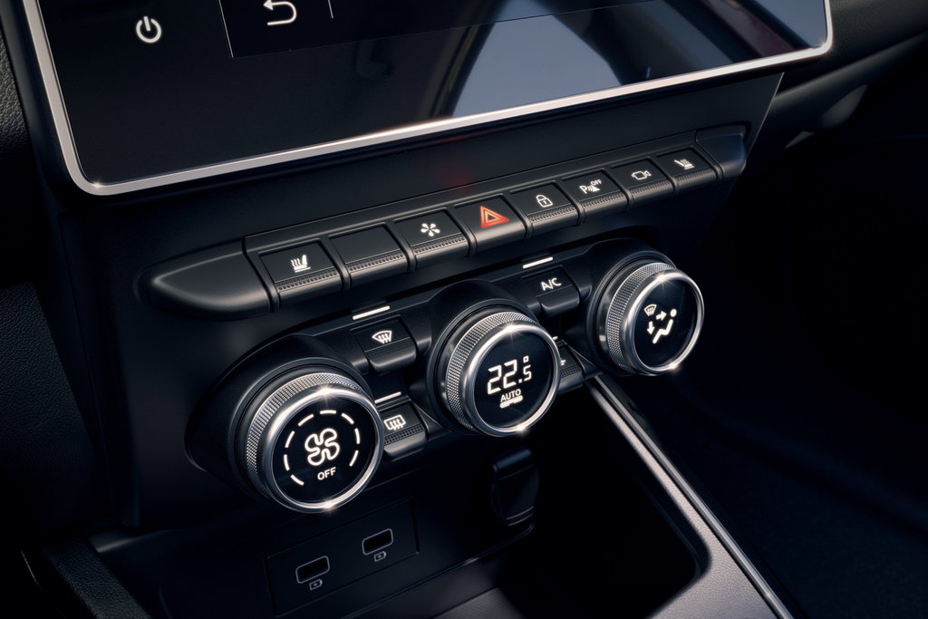 /img/cars/1637052911-interior_renault_Arkana_4.jpg