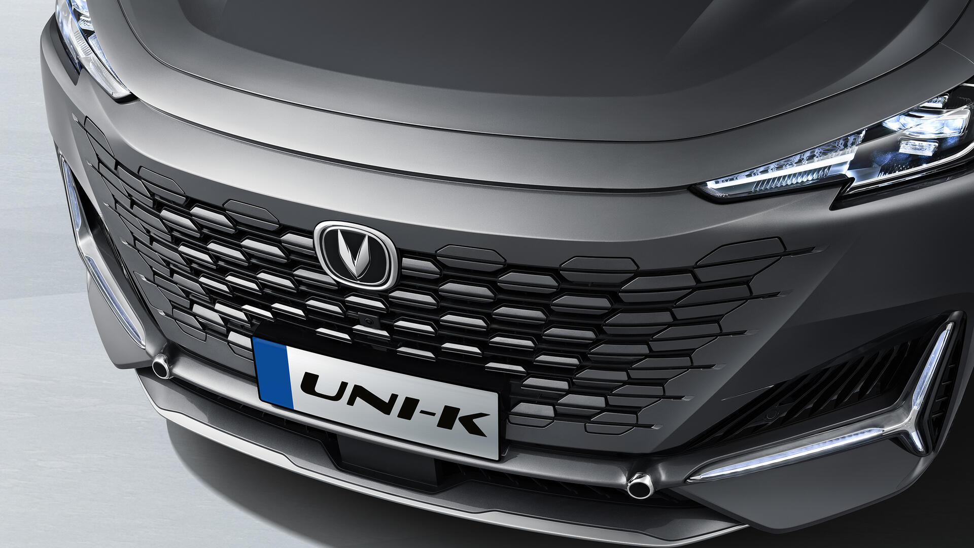 /img/cars/1659435411-uni-k-1.jpg