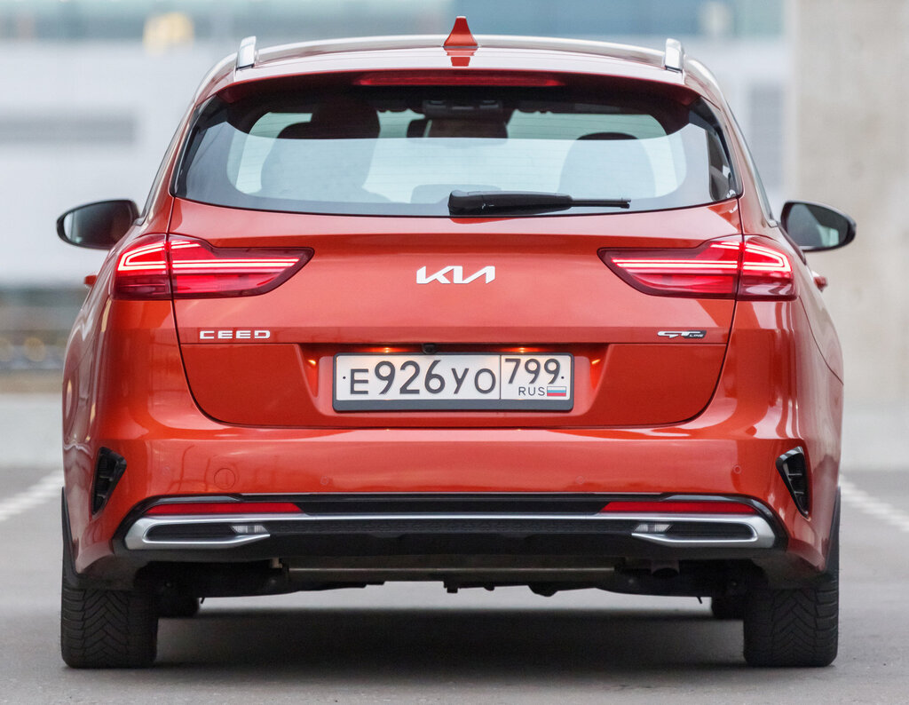 /img/cars/1662531831-kia_cee_d_1039805.jpg
