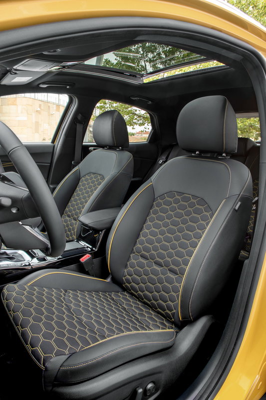 /img/cars/1667998661-kia_xceed_935626.jpg