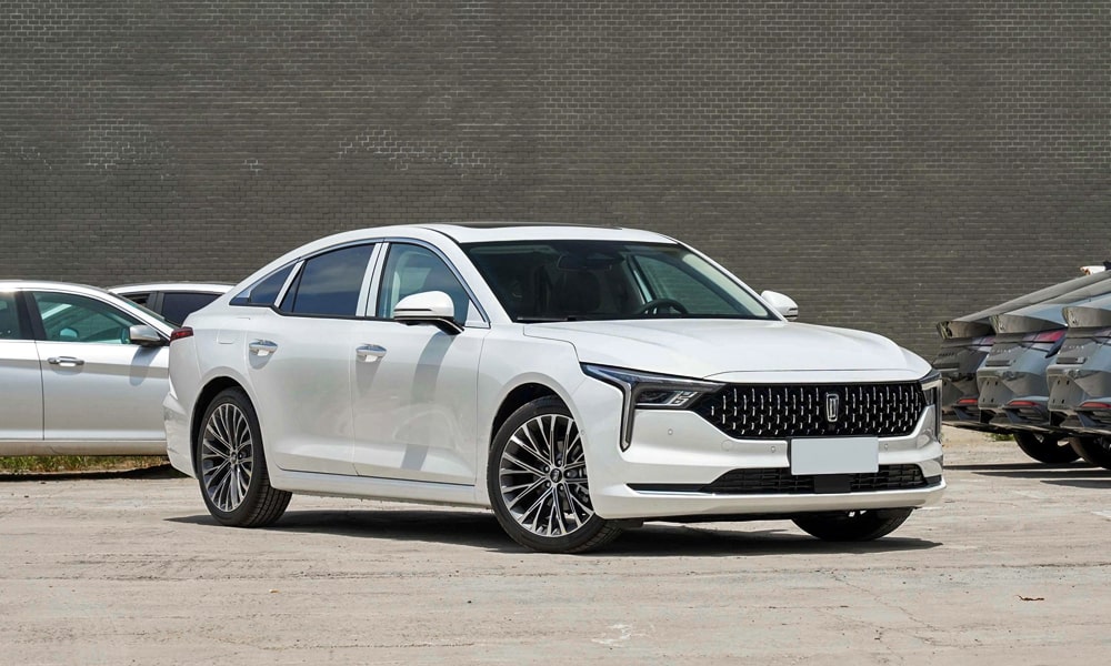 /img/cars/1678996677-bestune-b70-1-1.jpg
