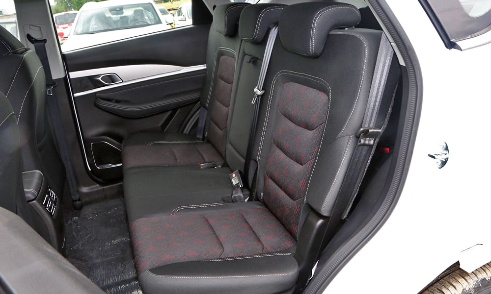 /img/cars/1679921194-x70-15.jpg