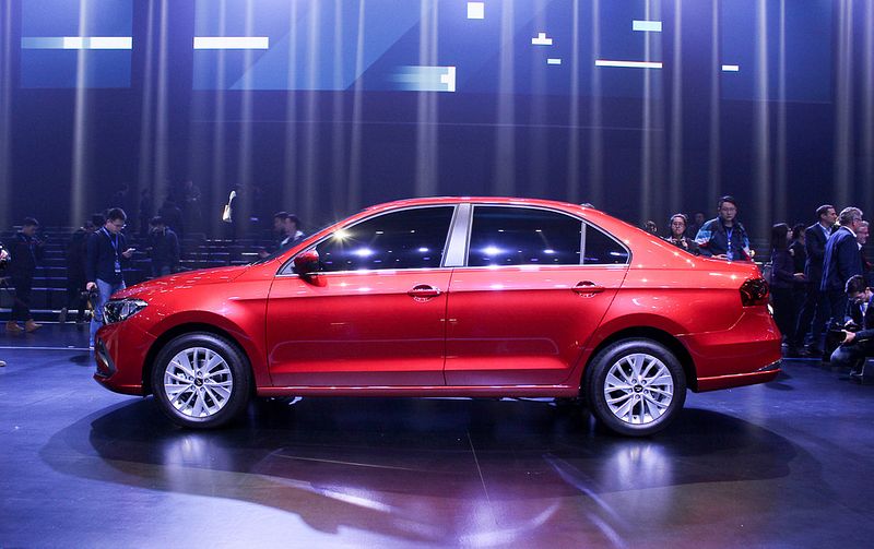 /img/cars/1679928997-jetta-va3-02.jpg