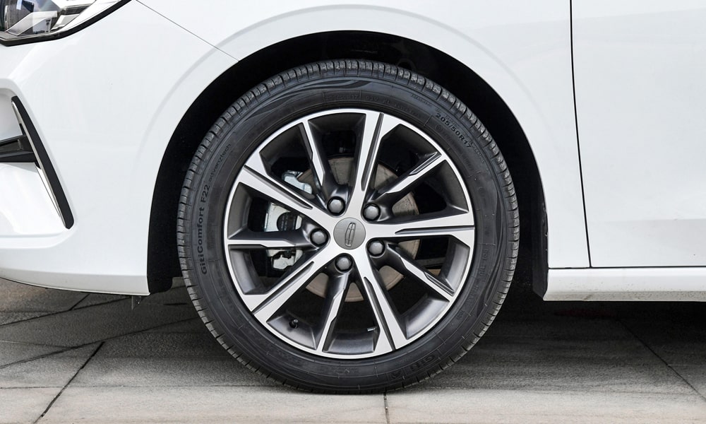 /img/cars/1690531289-emgrand-12.jpg