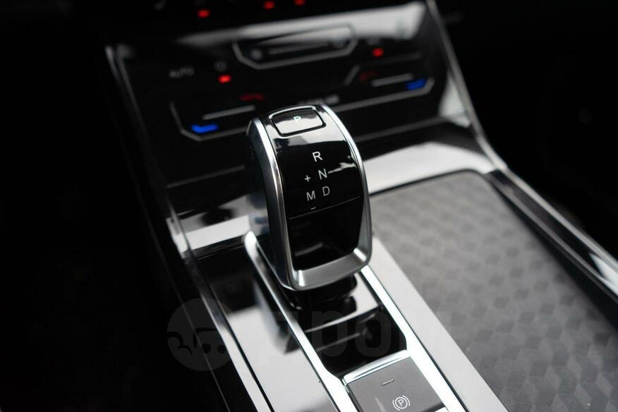 /img/cars/1717918598-large_xcite_x-cross_7_8.jpg