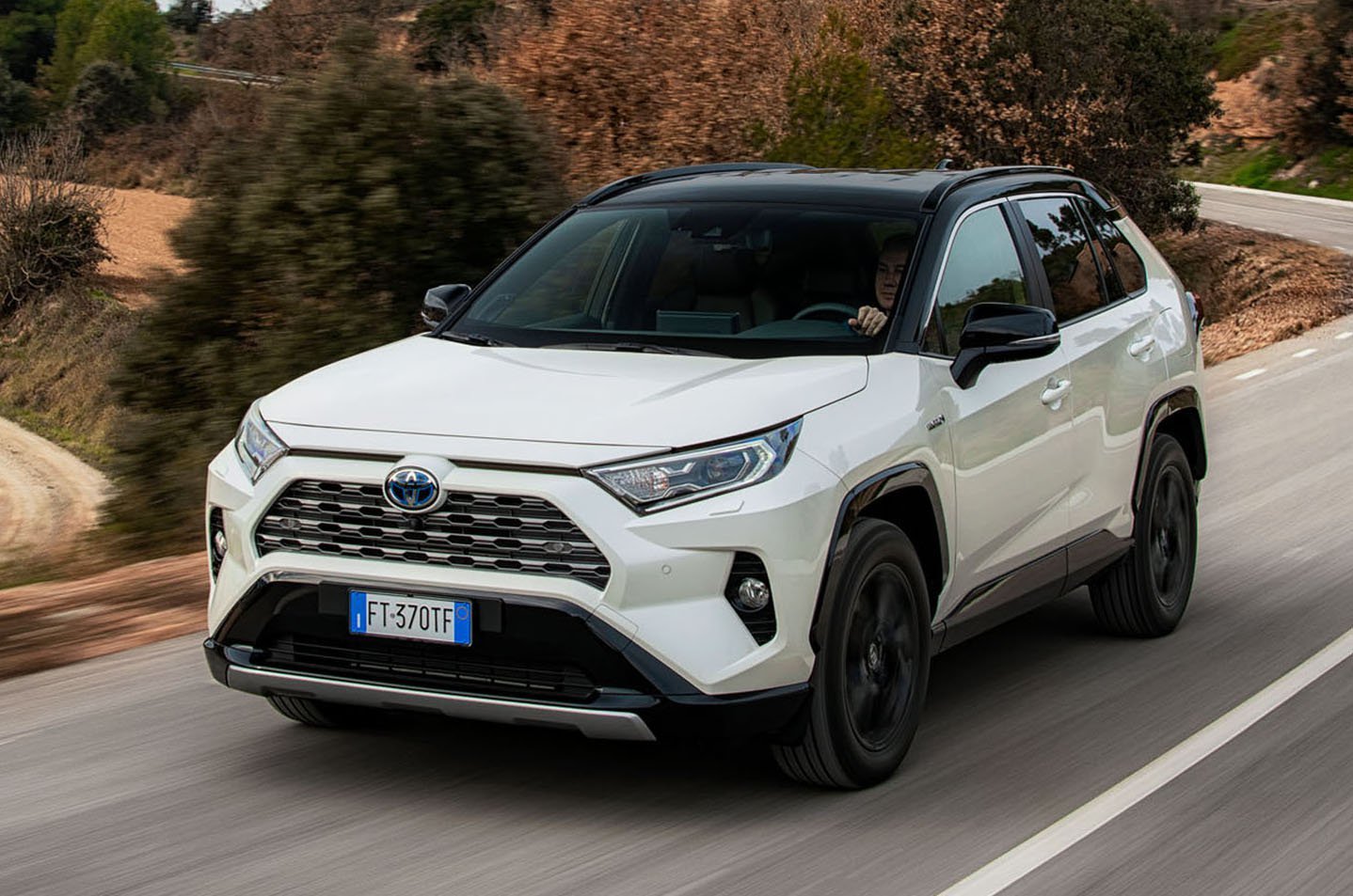 /img/cars/1747114811-95271579943332_toyota_rav4.jpeg